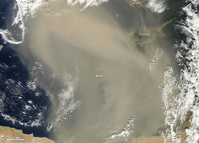 Furtună de nisip peste Marea Mediterană